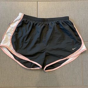 Nike Tempo Shorts (gray w/ white/pink)